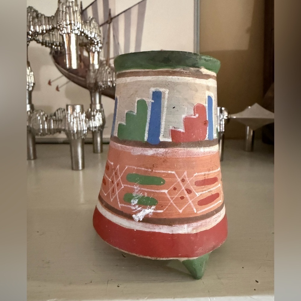 Vintage Mexican Folk Art Pottery Mini Tripod Vase Redware Handmade Aztec Style - Picture 5 of 10